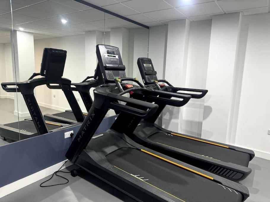 Luxury Oaks Suite, Free Private Parking, 2 Bed 2 Bathroom Apartment, Central Solihull Birmingham Kültér fotó