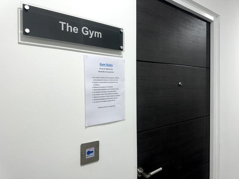 Luxury Oaks Suite, Free Private Parking, 2 Bed 2 Bathroom Apartment, Central Solihull Birmingham Kültér fotó